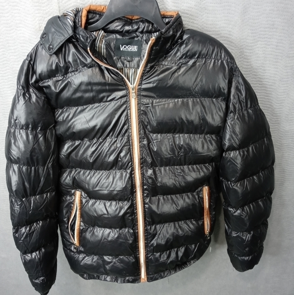 Vogue women's black removable hood puffer coat. New without tag. Sz large. Pit-p